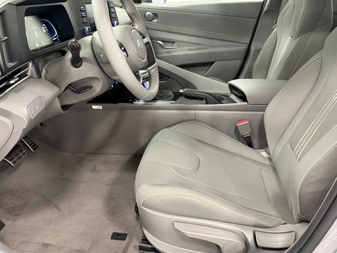 Certified 2026 Hyundai Elantra Sport image 12