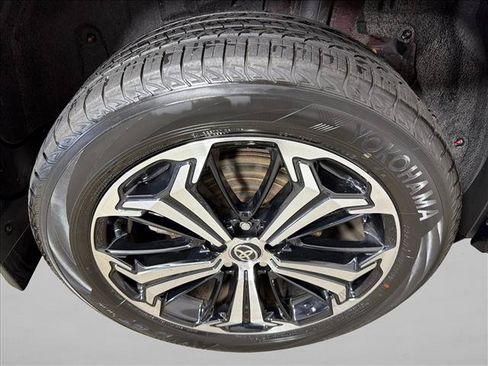 Used 2024 Toyota RAV4 XSE w/ Premium Package AWD/4WD image 18