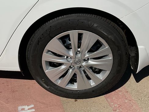 New 2025 Nissan Sentra S image 8