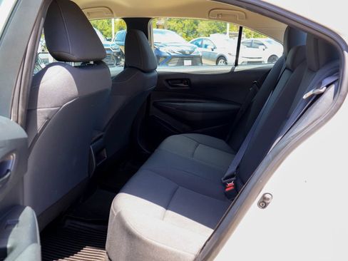 Used 2022 Toyota Corolla LE FWD image 11