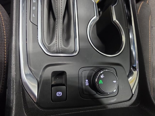 Used 2019 Chevrolet Traverse LT FWD image 16
