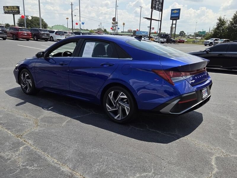 Used 2025 Hyundai Elantra Limited FWD image 5