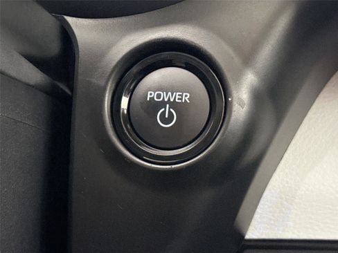 Certified 2025 Toyota Sienna XLE image 22