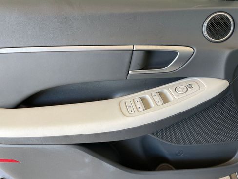 Used 2025 Hyundai Sonata SEL FWD image 18