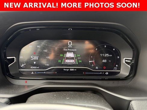 Used 2024 GMC Yukon XL Denali image 8