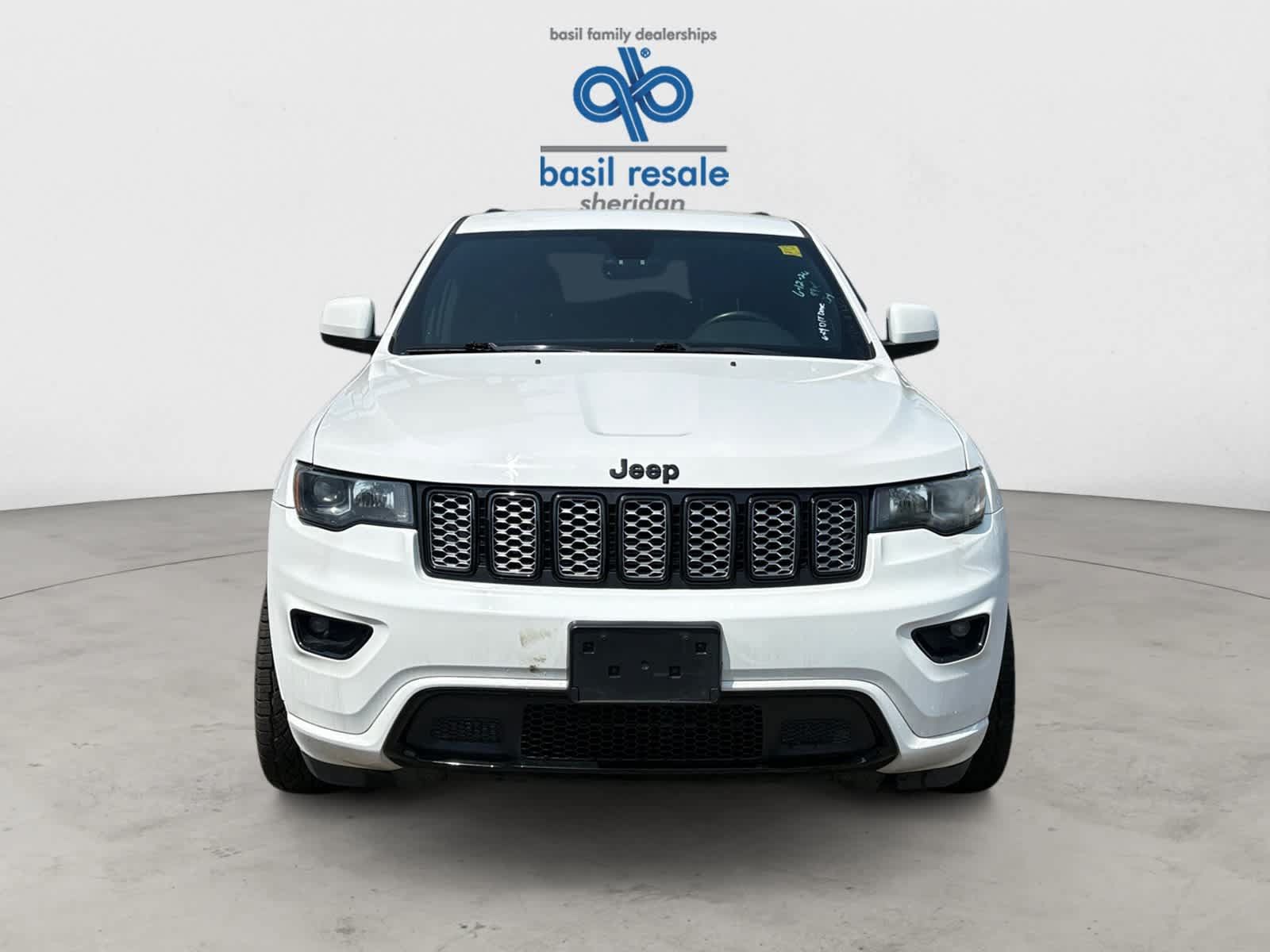Used 2017 Jeep Grand Cherokee Altitude AWD/4WD image 9