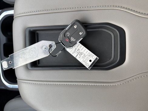 Used 2021 Chevrolet Silverado 1500 RST w/ Texas Edition Plus image 32