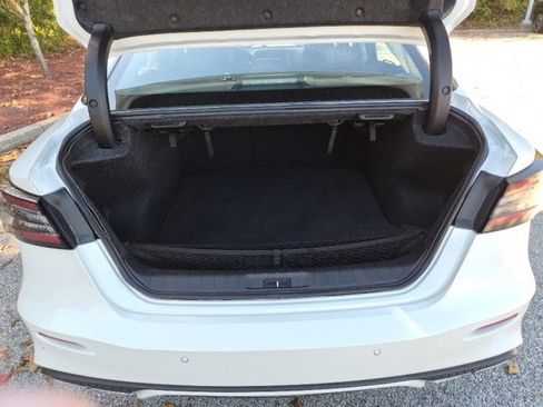 Used 2023 Nissan Maxima SV w/ Floor Mat Group image 10