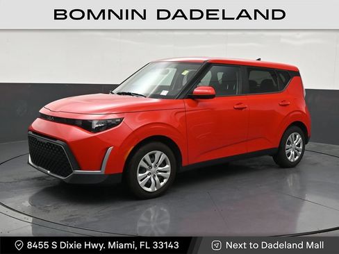 Used 2023 Kia Soul LX FWD image 1