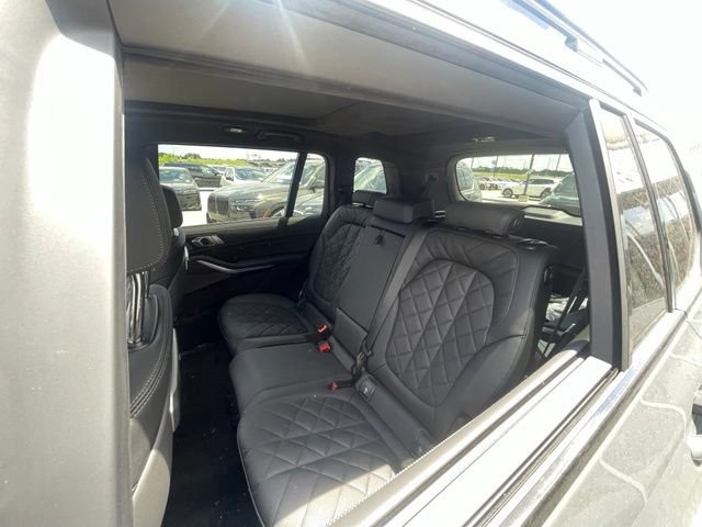 Used 2027 BMW X7 xDrive40i w/ M Sport Package AWD/4WD image 26