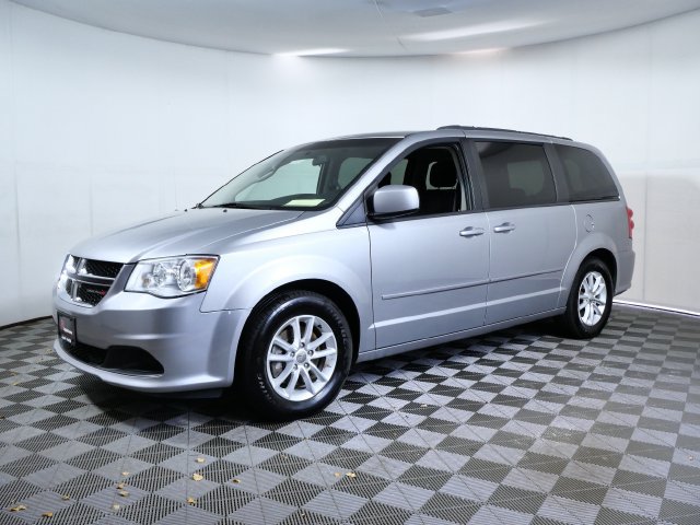 Used 2016 Dodge Grand Caravan SXT FWD image 2