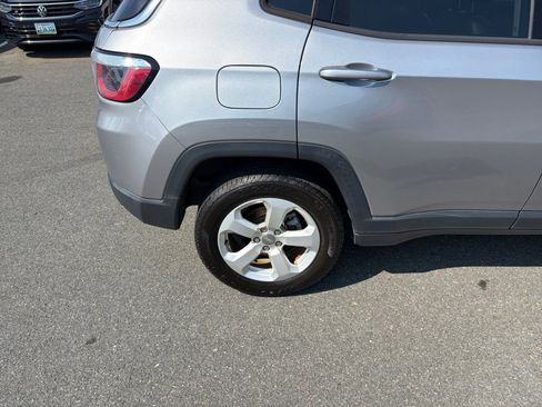 Used 2018 Jeep Compass Latitude w/ Cold Weather Group AWD/4WD image 23