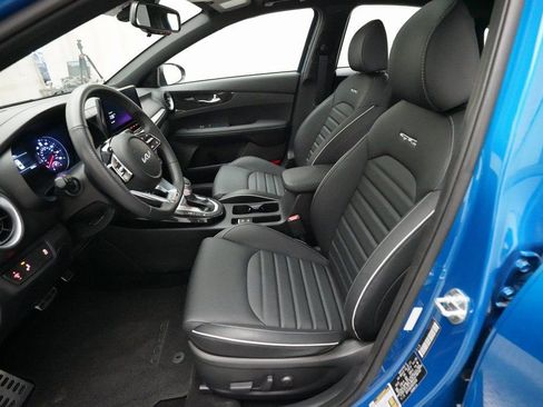 Used 2024 Kia Forte GT-Line w/ GT-Line Premium Package image 7