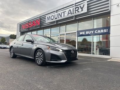 Used 2023 Nissan Altima 2.5 SV