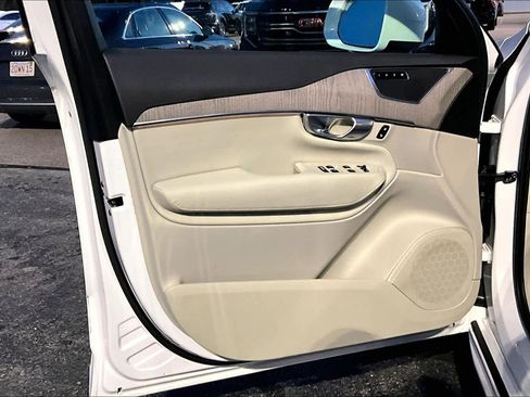 Certified 2024 Volvo XC90 B6 Plus w/ Protection Package Premier image 20