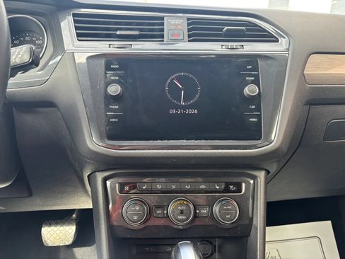 Used 2021 Volkswagen Tiguan SE image 24