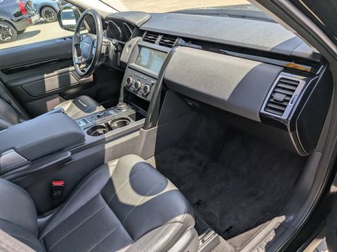 Used 2019 Land Rover Discovery SE AWD/4WD image 14