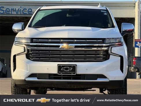 Used 2023 Chevrolet Suburban Premier image 3