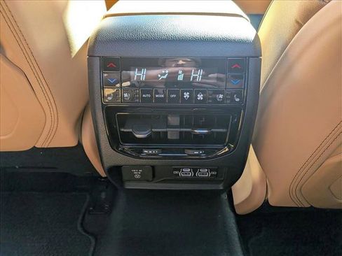 New 2026 Jeep Grand Cherokee Limited image 18