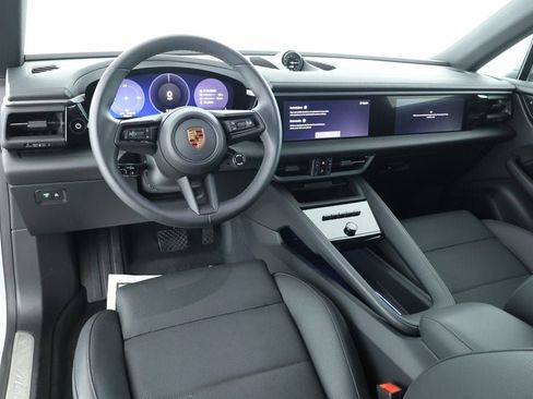 Used 2025 Porsche Macan Electric w/ Premium Package image 11