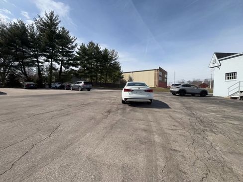 Used 2025 Nissan Altima 2.5 SV image 16