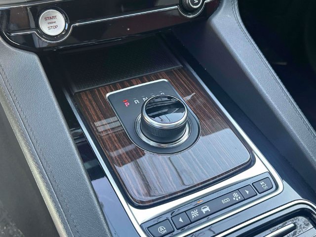 Used 2019 Jaguar F-PACE Portfolio AWD/4WD image 49