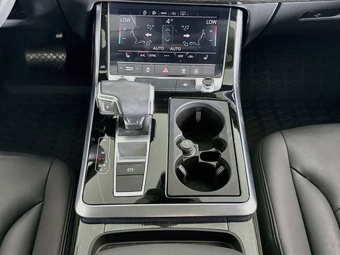 Used 2022 Audi Q7 3.0T Premium Plus w/ Premium Plus Package AWD/4WD image 14
