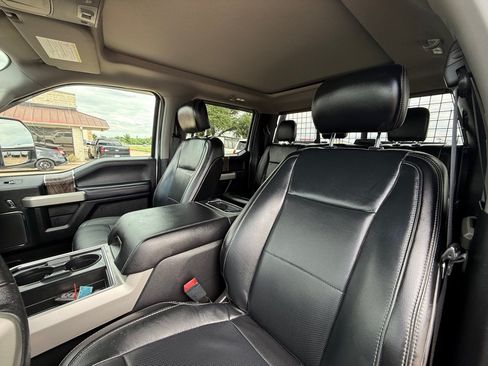Used 2019 Ford F250 Lariat w/ Lariat Ultimate Package RWD image 18