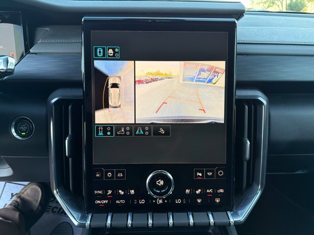 Used 2025 GMC Acadia AT4 w/ Luxury Package AWD/4WD image 18