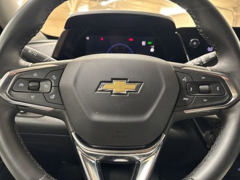 Used 2025 Chevrolet Trax LT w/ LT Convenience Package image 27