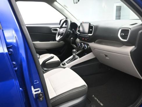 Used 2023 Hyundai Venue SEL FWD image 26