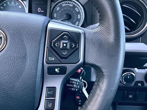 Used 2019 Toyota Tacoma SR5 AWD/4WD image 25