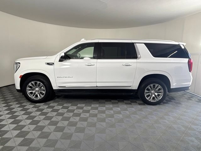 Used 2022 GMC Yukon XL Denali AWD/4WD image 41