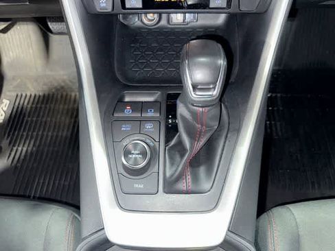Used 2021 Toyota RAV4 SE w/ Weather & Moonroof Package AWD/4WD image 32