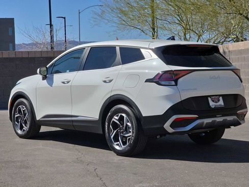 Used 2023 Kia Sportage LX image 7