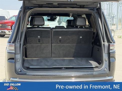 Used 2023 Jeep Grand Wagoneer Series III AWD/4WD image 5