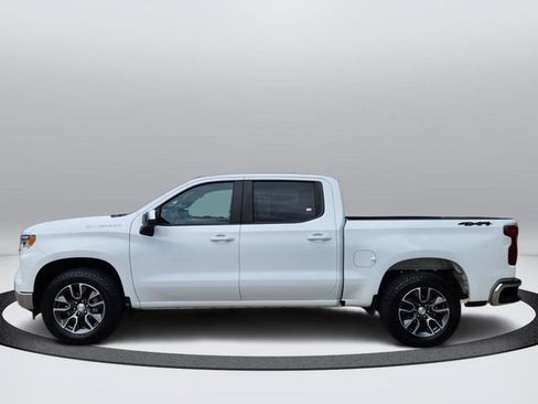 Used 2024 Chevrolet Silverado 1500 LT AWD/4WD image 2