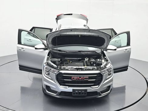 Used 2022 GMC Terrain SLE w/ Driver Convenience Package FWD image 43