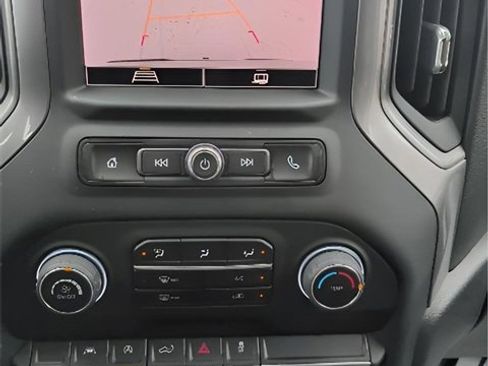 Used 2024 Chevrolet Silverado 1500 Custom image 18