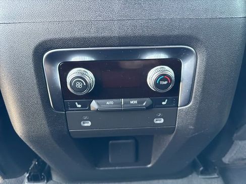 Used 2024 GMC Yukon AT4 w/ Technology Package AWD/4WD image 16