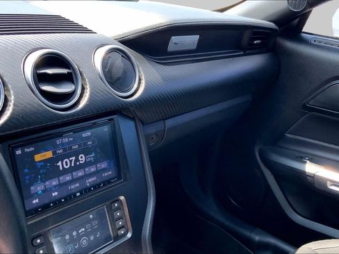 Used 2019 Ford Mustang Coupe RWD image 6