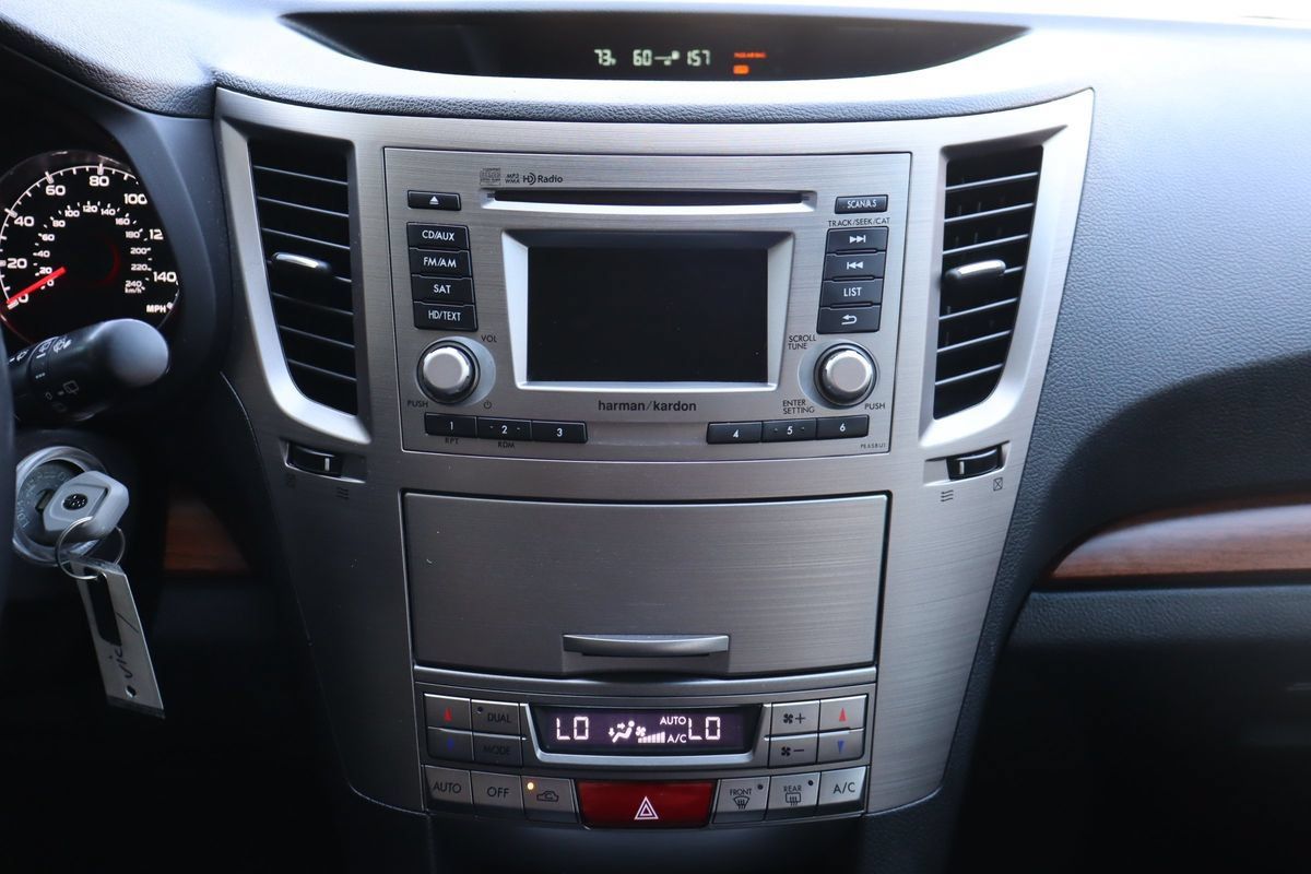 Used 2014 Subaru Outback 2.5i Limited w/ Moonroof Package AWD/4WD image 35