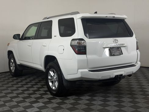 Used 2018 Toyota 4Runner SR5 Premium AWD/4WD image 3