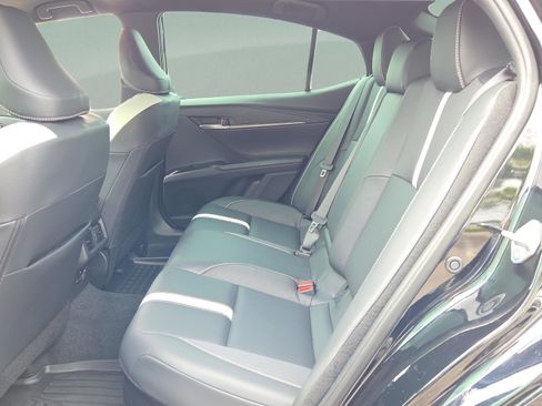 Used 2025 Toyota Camry SE FWD image 10