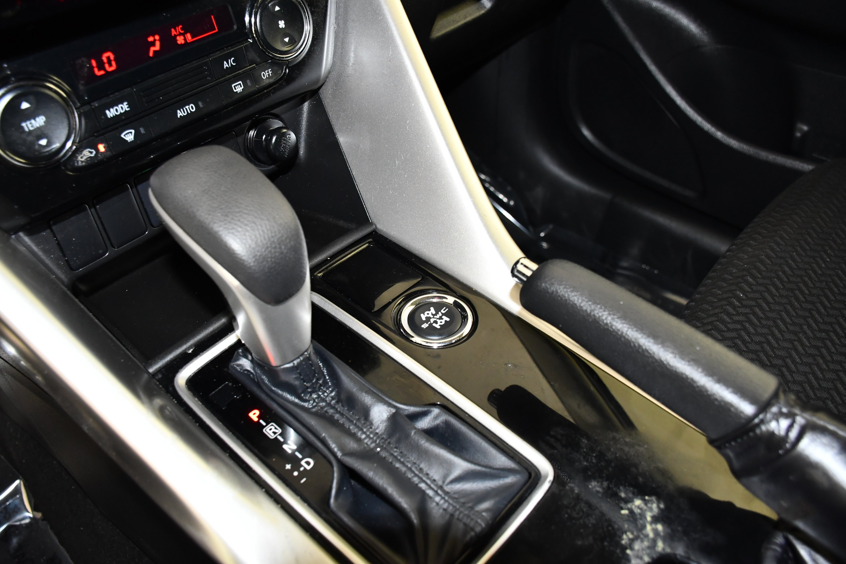 Used 2024 Mitsubishi Eclipse Cross ES AWD/4WD image 29