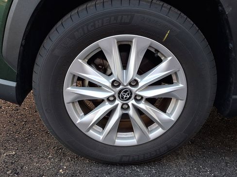 Used 2023 Toyota Corolla Cross LE AWD/4WD image 4