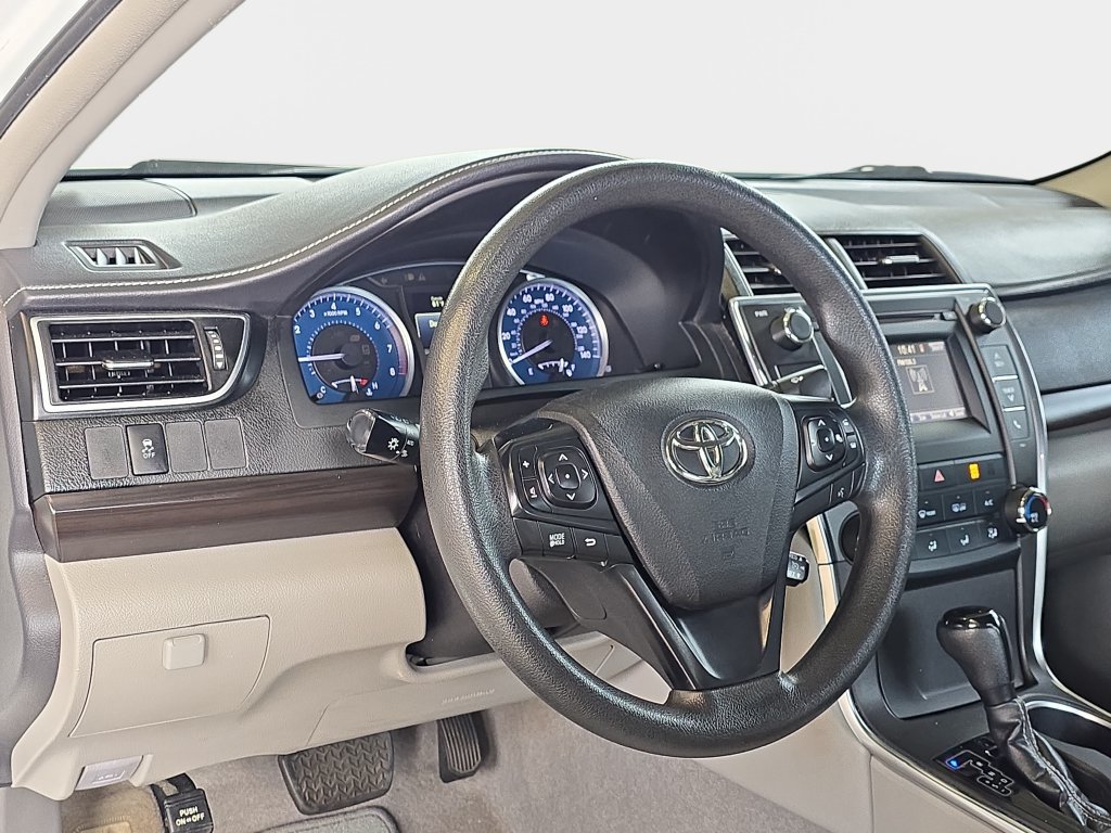 Used 2017 Toyota Camry LE FWD image 18