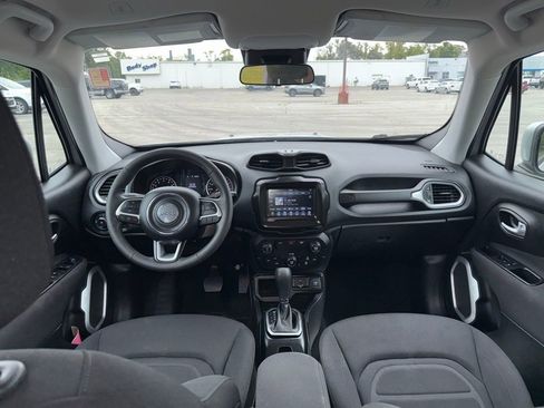 Used 2019 Jeep Renegade Latitude image 14