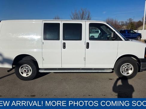 Used 2024 GMC Savana 2500 w/ Driver Convenience Package image 6