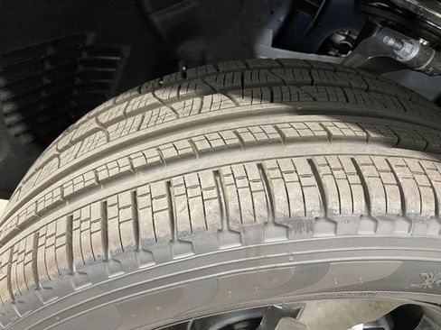 New 2025 Jeep Grand Cherokee L Limited w/ Black Appearance Package image 43